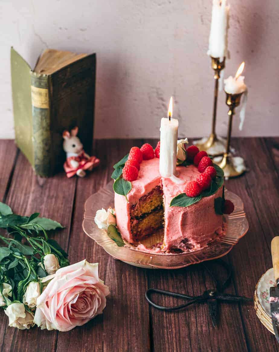 Mixed Roses in vase and Honey cake