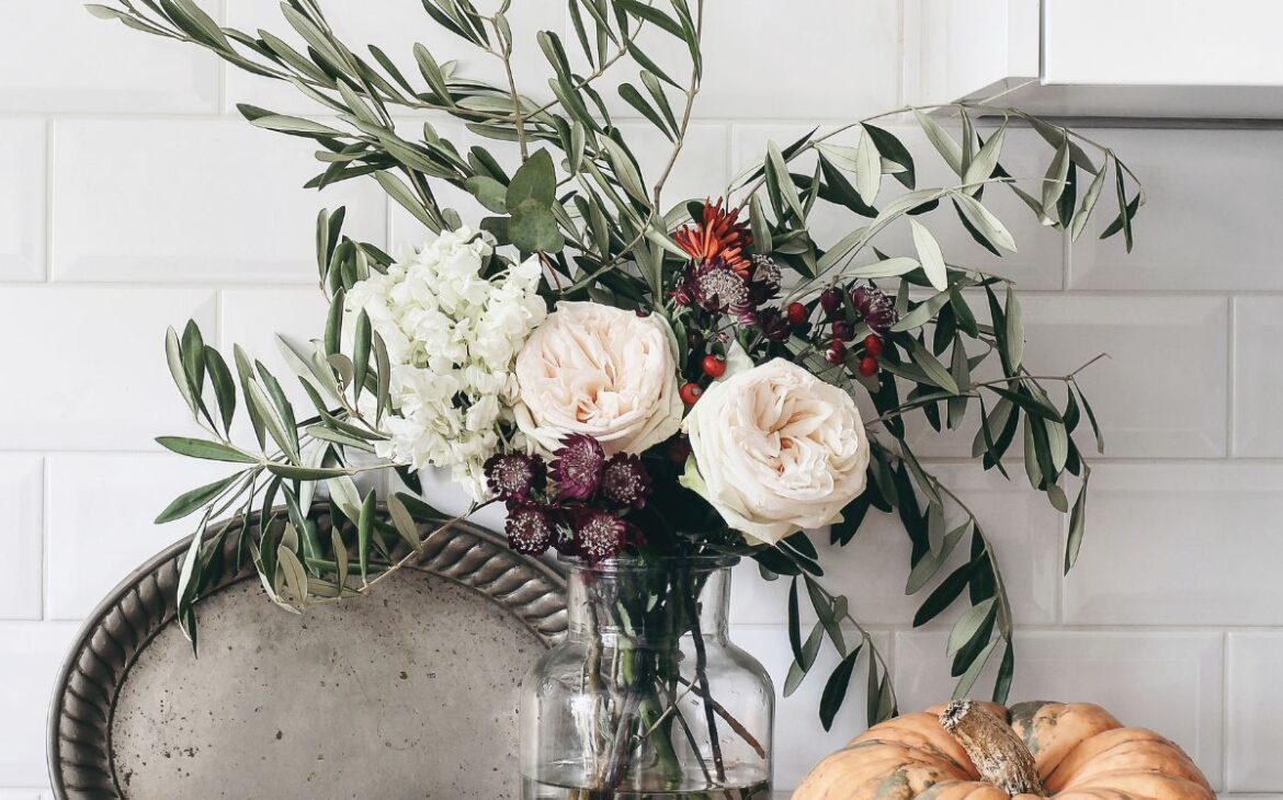 How To Host A Large Thanksgiving Gathering with Elegance & Ease!