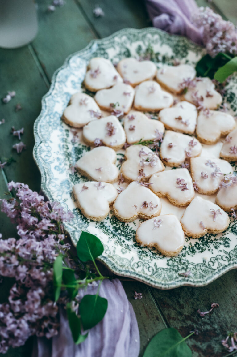 Heart-shaped cookies with lilac decoration